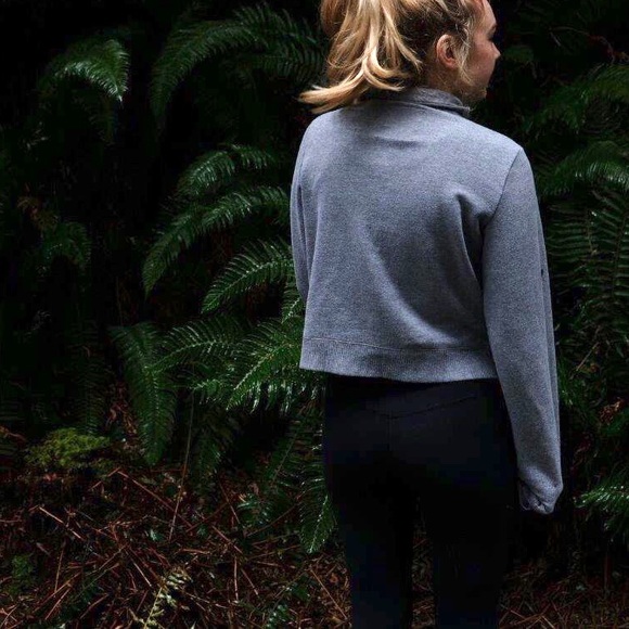 cropped half zip grey hoodie - Picture 2 of 5